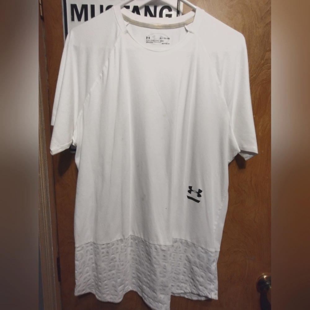 Men's Under Armour t-shirt